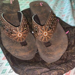 Justin ladies sandals, size 7